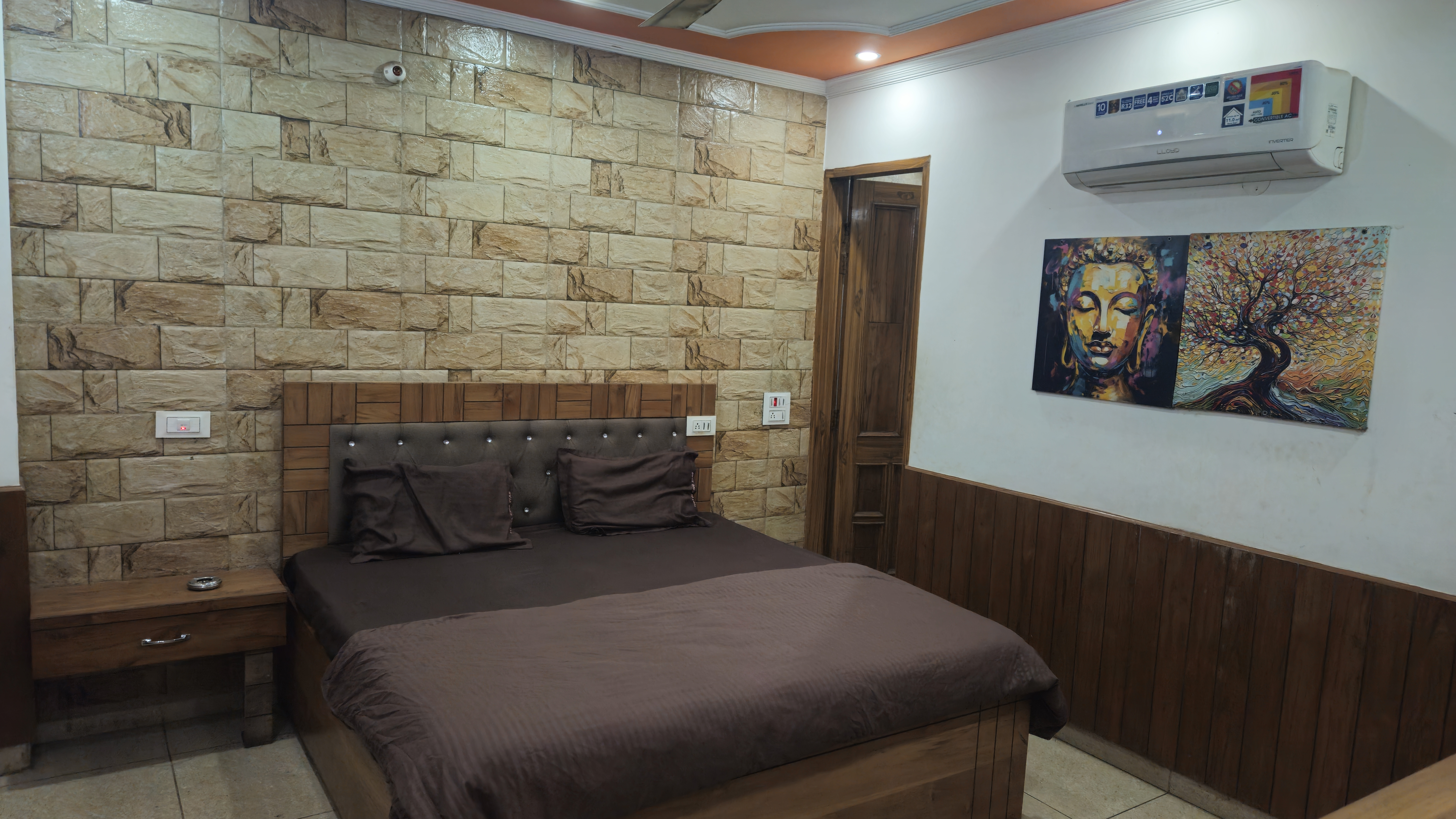 Room R2